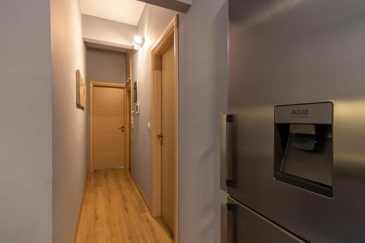 Luxury Suite 10' From The Center Atena Exterior foto