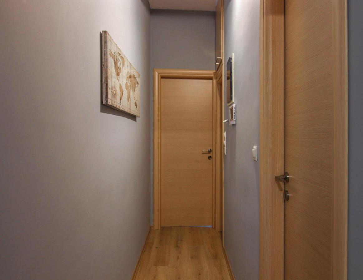 Luxury Suite 10' From The Center Atena Exterior foto